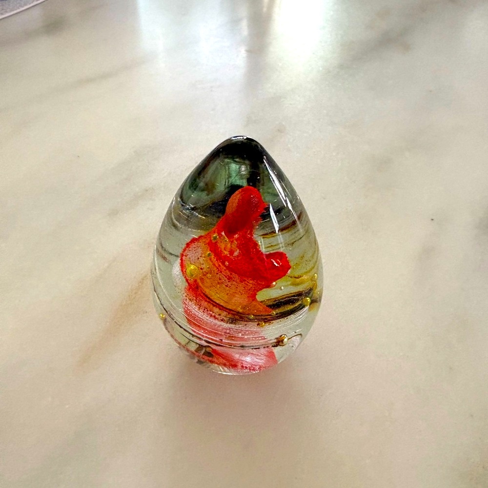 KERRY GLASS Vintage and Authentic Irish crystal egg shape paperweight